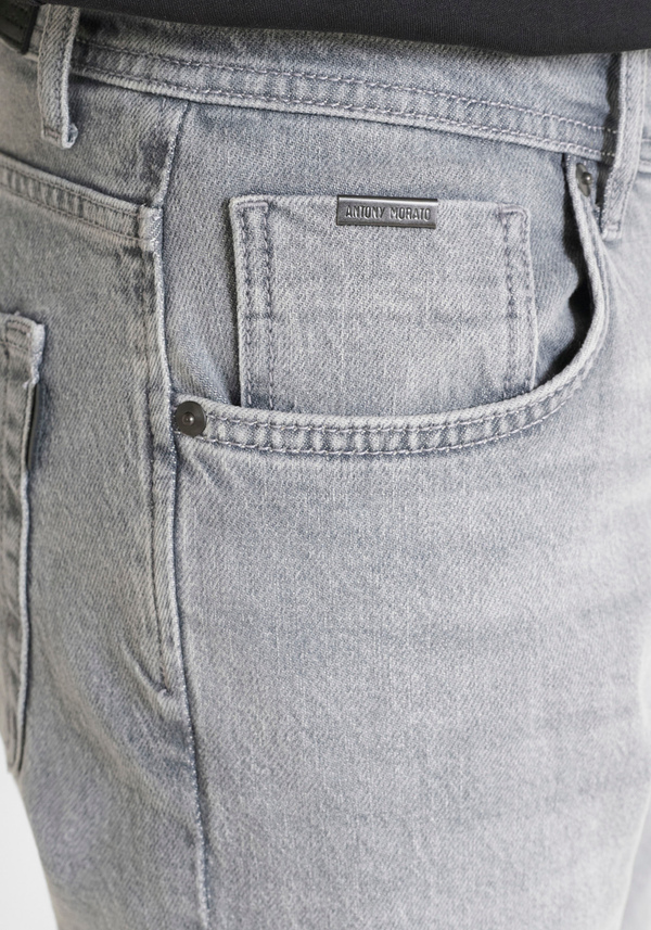 "ARGON" SLIM FIT ANKLE LENGTH JEANS IN BLACK DENIM - Antony Morato Online Shop