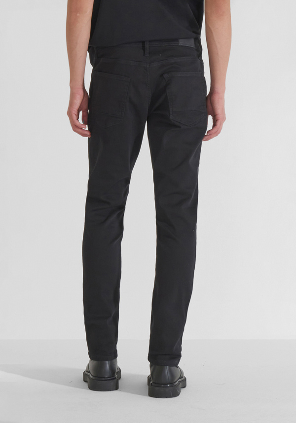 "KURT" COMFORT TAPERED FIT BLACK DENIM JEANS - Antony Morato Online Shop
