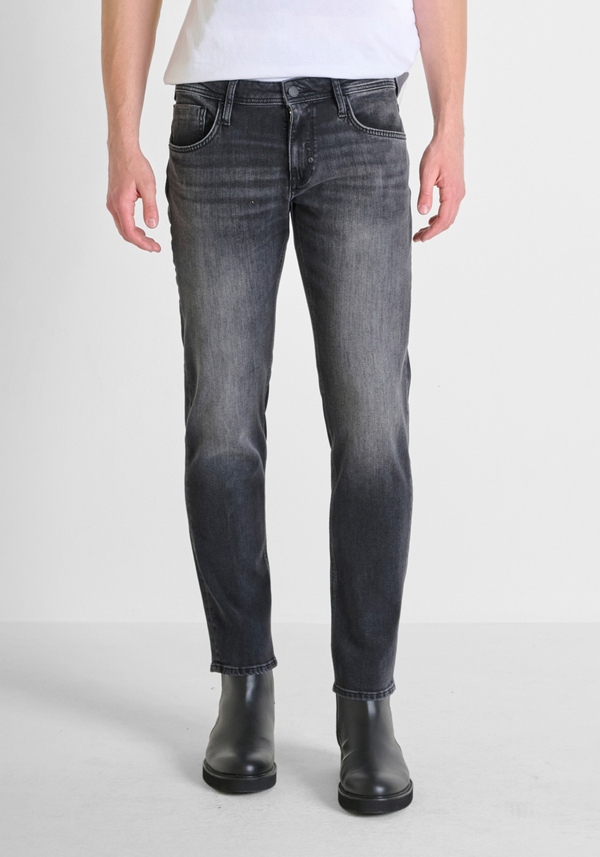 "KURT" COMFORT TAPERED FIT BLACK DENIM JEANS - Antony Morato Online Shop