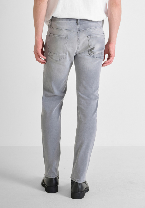 "KURT" COMFORT TAPERED FIT COLOURED DENIM JEANS - Antony Morato Online Shop