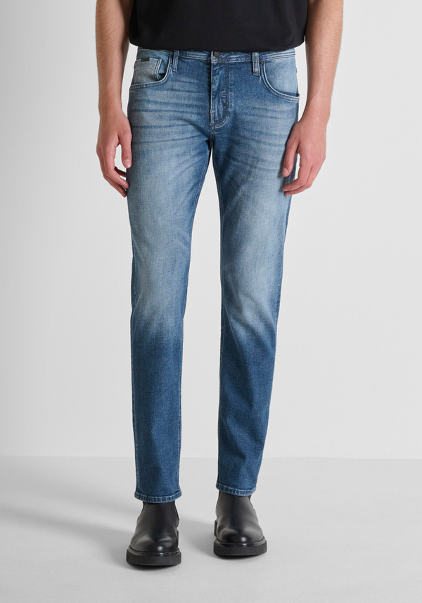 "KURT" COMFORT TAPERED FIT JEANS IN MALAGA BLUE DENIM - Antony Morato Online Shop