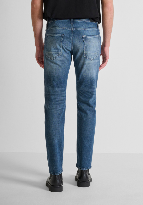 "KURT" COMFORT TAPERED FIT JEANS IN MALAGA BLUE DENIM - Antony Morato Online Shop