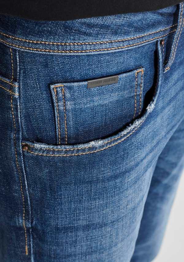 COMFORT TAPERED FIT "KURT" JEANS IN DARK BLUE DENIM - Antony Morato Online Shop