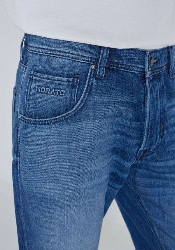 "HENRY" REGULAR ANKLE LENGTH FIT JEANS IN WASHED-EFFECT DENIM - Antony Morato Online Shop