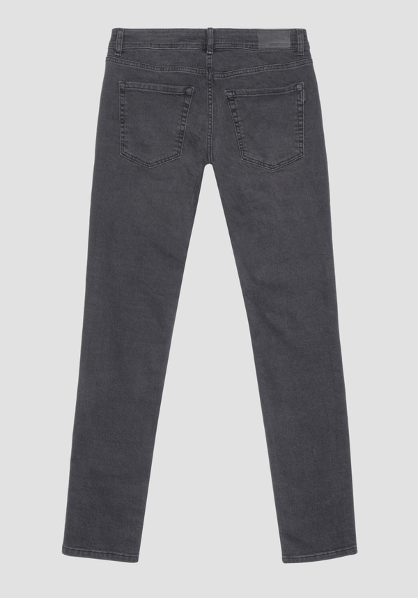 "OZZY" TAPERED FIT ICONIC JEANS IN BLACK STRETCH DENIM - Antony Morato Online Shop