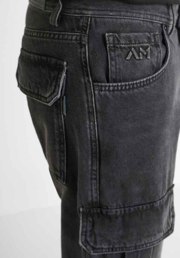 REGULAR FIT "GARY" JEANS IN BLACK DENIM CARGO STYLE WITH LARGE POCKETS - Antony Morato Online Shop