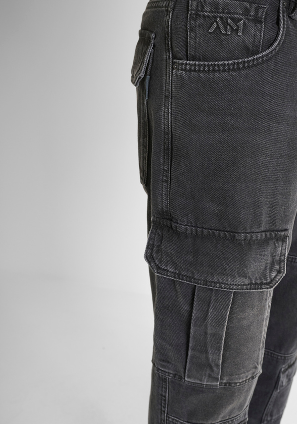 REGULAR FIT "GARY" JEANS IN BLACK DENIM CARGO STYLE WITH LARGE POCKETS - Antony Morato Online Shop