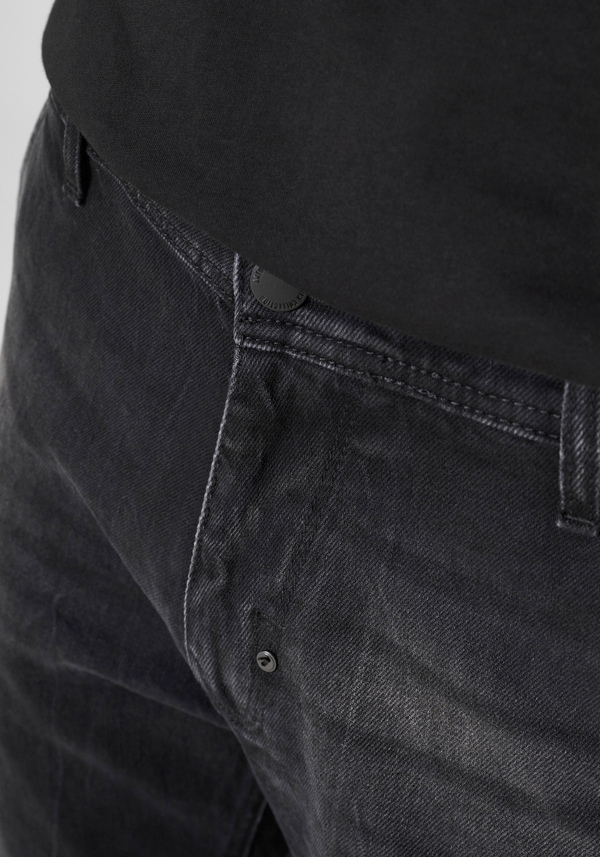 JEAN COUPE REGULAR « TREY » EN DENIM NOIR - Antony Morato Online Shop