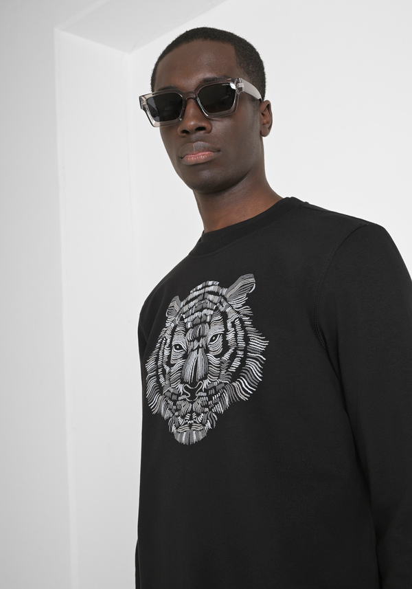 REGULAR FIT CREW NECK SWEATSHIRT WITH TIGER PRINT - Antony Morato Online Shop