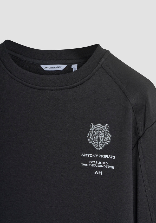 RELAXED FIT CREW NECK SWEATSHIRT IN COTTON BLEND WITH TIGER PATCH - Antony Morato Online Shop