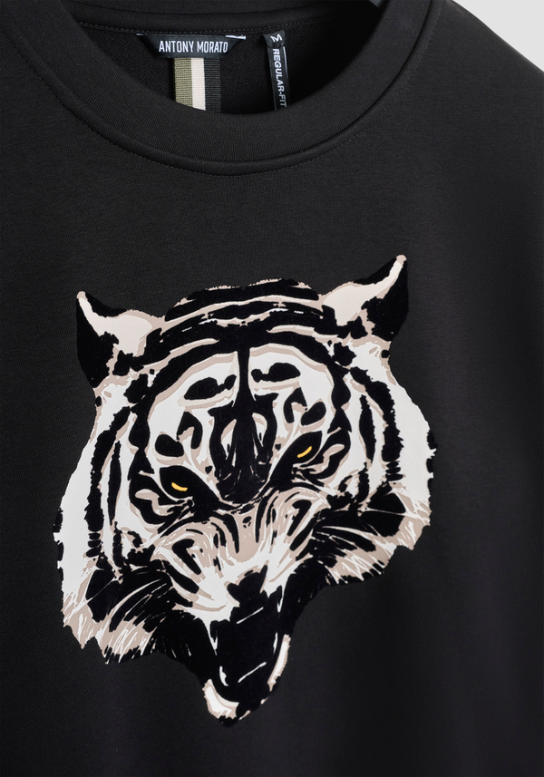 REGULAR FIT CREW NECK SWEATSHIRT IN SUSTAINABLE COTTON WITH TIGER PRINT - Antony Morato Online Shop