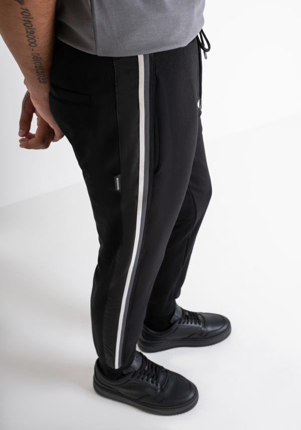 PANTALONI REGULAR FIT IN FELPA DI COTONE MISTO STRETCH CON RIGA LATERALE BICOLORE - Antony Morato Online Shop