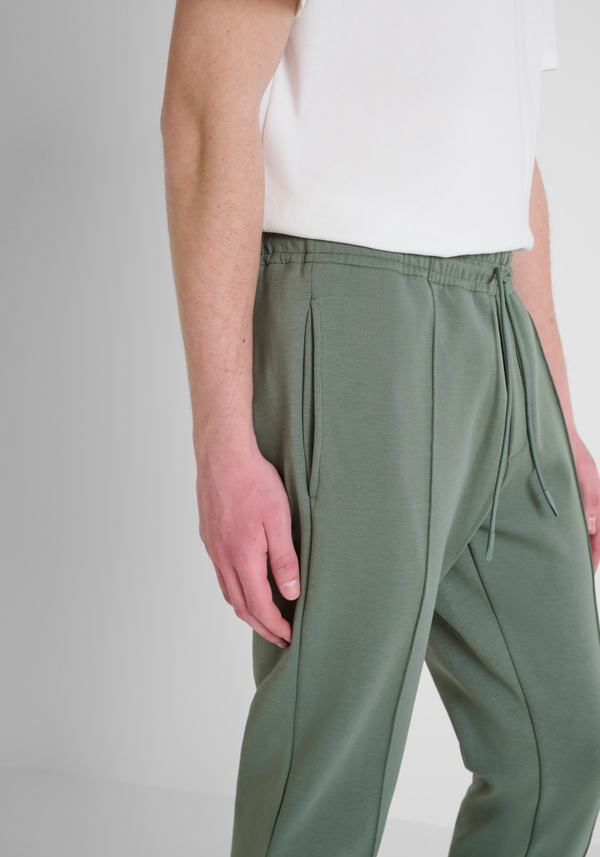 PANTALONI IN FELPA CARROT FIT IN MISTO COTONE CON LOGO IN METALLO - Antony Morato Online Shop