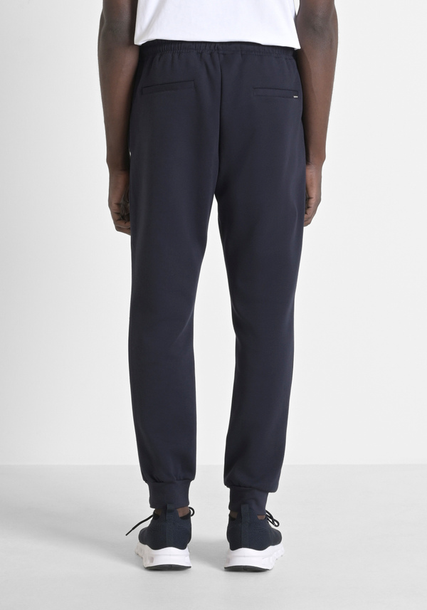 PANTALONI IN FELPA CARROT FIT IN MISTO COTONE CON LOGO IN METALLO - Antony Morato Online Shop