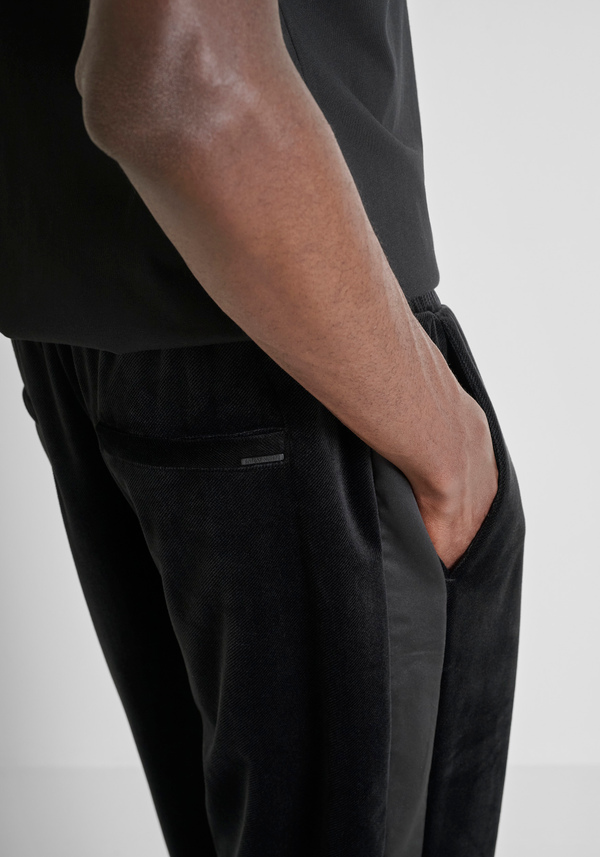RELAXED FIT FLEECE TROUSERS VELVET EFFECT - Antony Morato Online Shop
