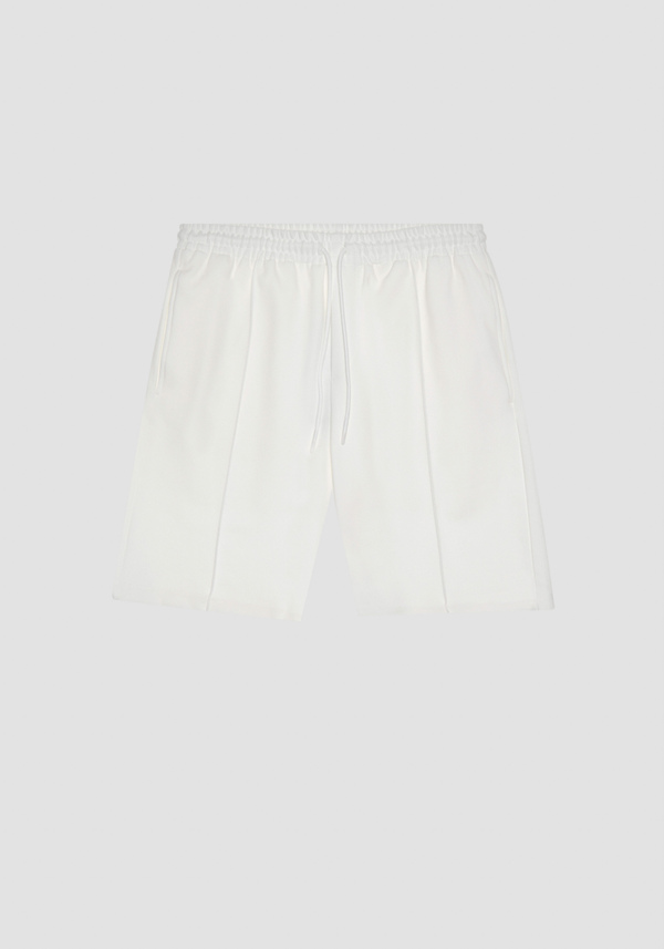 CARROT FIT SHORTS IN ELASTIC TWILL COTTON BLEND WITH LOGO PLAQUE - Antony Morato Online Shop