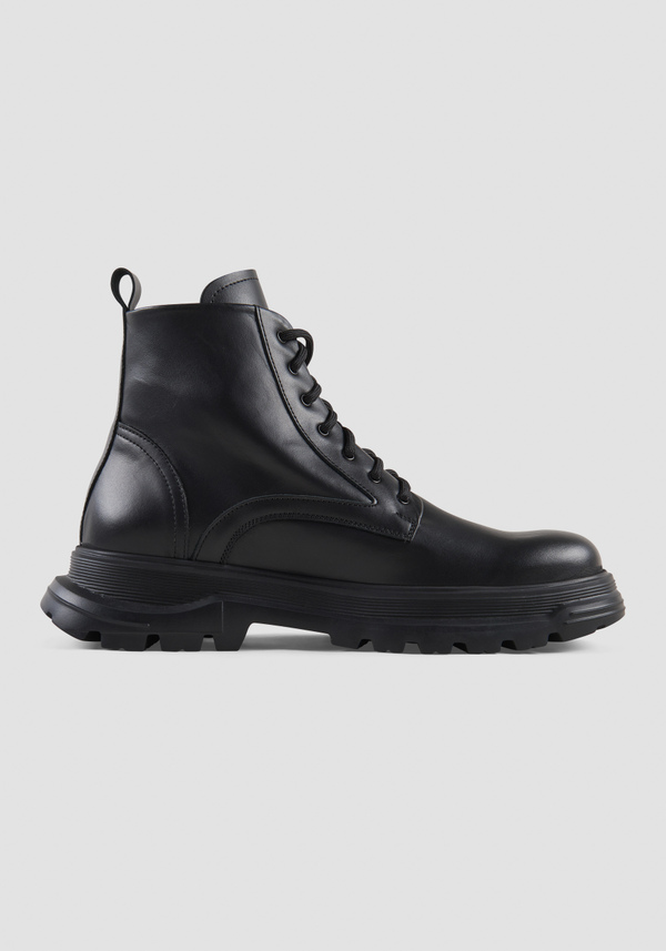 STIEFEL IM ARMY-STIL „DESMON“ AUS SCHWARZEM LEDER - Antony Morato Online Shop