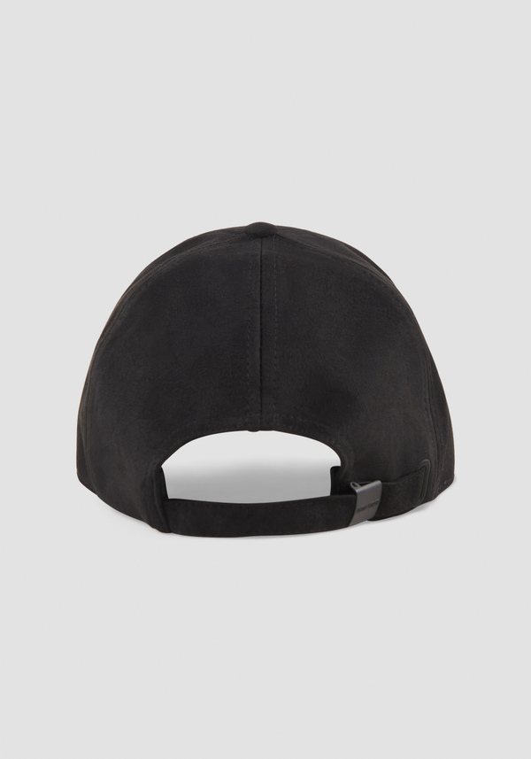 MÜTZE MIT VISIER IM BASEBALL-STIL MIT SCHWARZEM WILDLEDER-EFFEKT - Antony Morato Online Shop