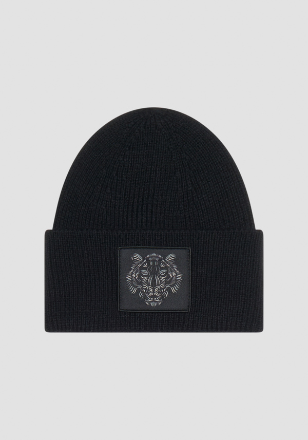 BEANIE IN BLACK WOOL-BLEND KNIT WITH TIGER PATCH - Antony Morato Online Shop