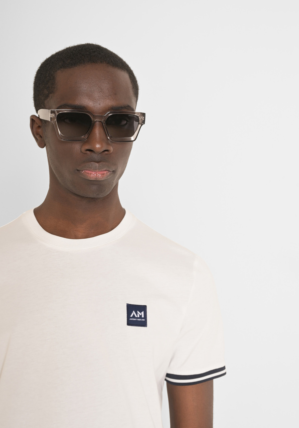 REGULAR FIT T-SHIRT IN 100% COTTON JERSEY WITH LOGO PATCH AND CONTRASTING DETAILS - Antony Morato Online Shop