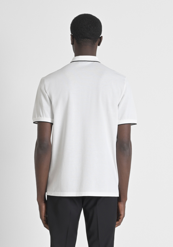 T-SHIRT RELAXED FIT 100 % JERSEY DE COTON DE COULEUR UNIE AVEC LOGO BRODÉ - Antony Morato Online Shop