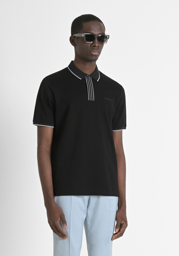 T-SHIRT RELAXED FIT AUS 100 % EINFARBIGEM BAUMWOLLJERSEY MIT GESTICKTEM LOGO - Antony Morato Online Shop