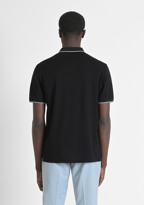 T-SHIRT RELAXED FIT AUS 100 % EINFARBIGEM BAUMWOLLJERSEY MIT GESTICKTEM LOGO - Antony Morato Online Shop