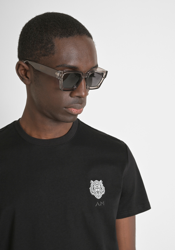 REGULAR FIT T-SHIRT IN COTTON JERSEY WITH TIGER RUBBER PATCH - Antony Morato Online Shop