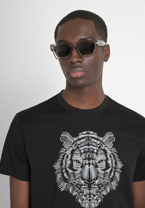 REGULAR FIT T-SHIRT IN 100% COTTON JERSEY WITH CONTRASTING TIGER PRINT AND LOGO ON THE BACK - Antony Morato Online Shop
