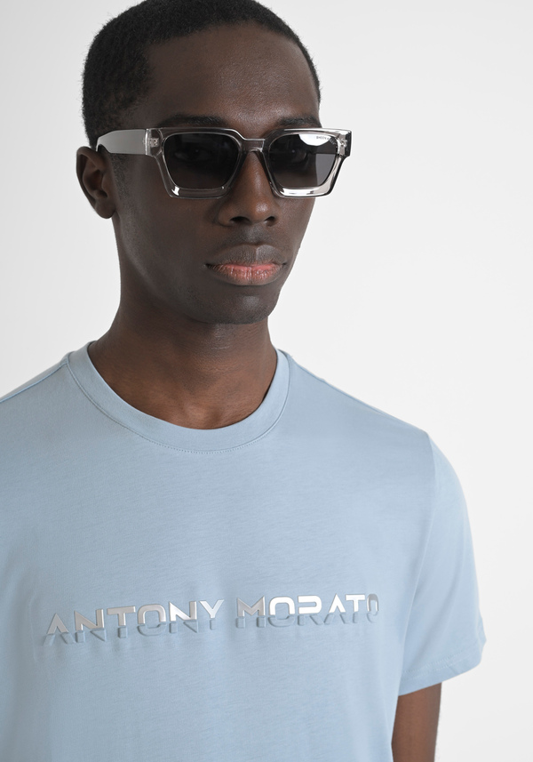 REGULAR FIT T-SHIRT IN PURE COTTON JERSEY WITH TWO TONE EMBOSSED LOGO PRINT - Antony Morato Online Shop