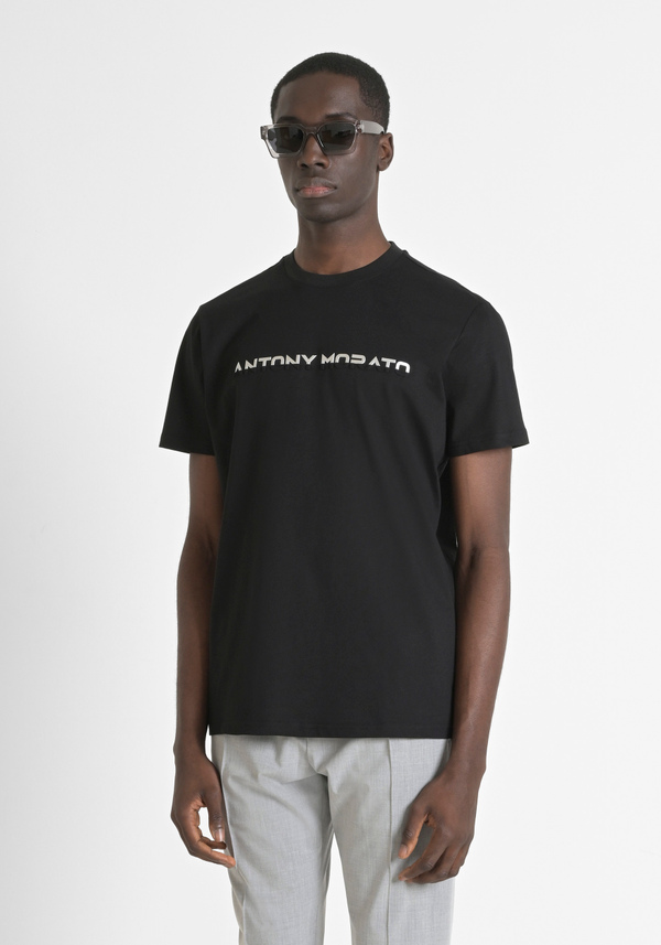 REGULAR FIT T-SHIRT IN PURE COTTON JERSEY WITH TWO TONE EMBOSSED LOGO PRINT - Antony Morato Online Shop