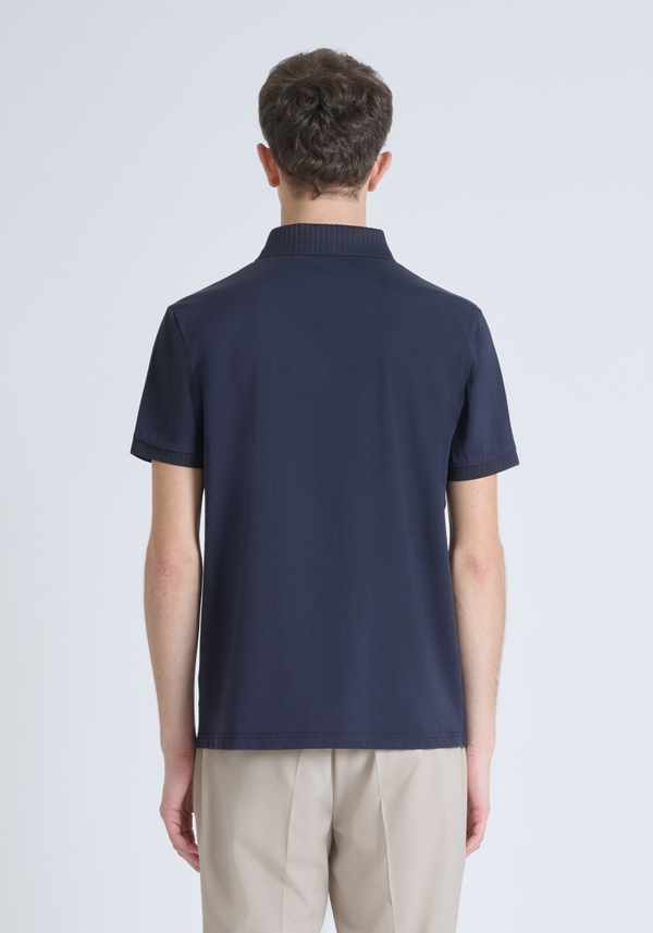 CAMISETA REGULAR FIT DE PUNTO DE ALGODÓN 100 % CON ESTAMPADO DE TIGRE REFLECTANTE Y LOGOTIPO EN LA PARTE TRASERA - Antony Morato Online Shop