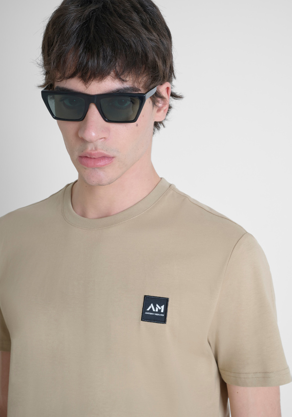 REGULAR FIT 100% COTTON JERSEY T-SHIRT WITH CONTRASTING LOGO PATCH - Antony Morato Online Shop