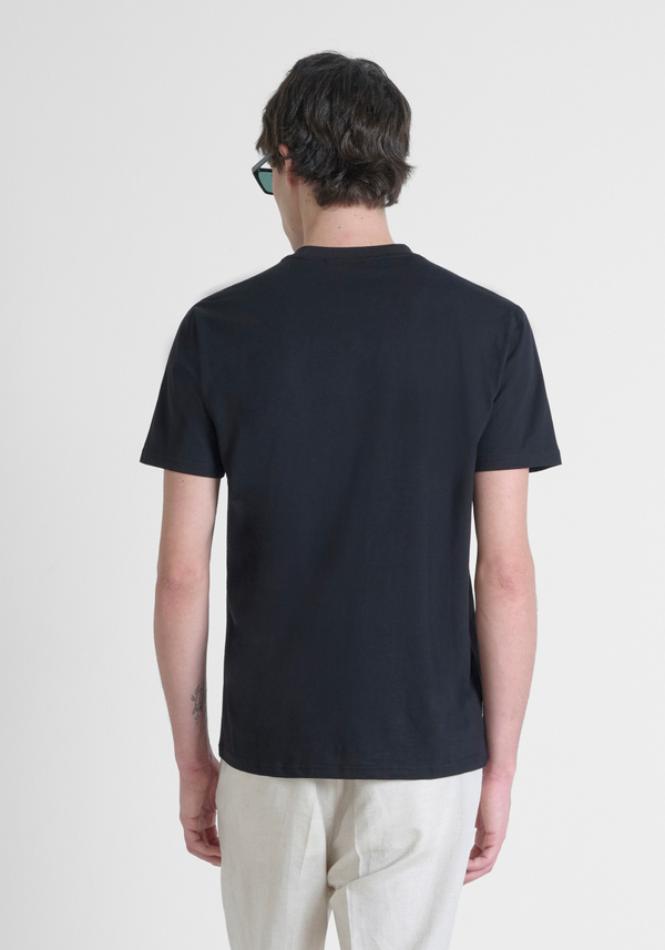 CAMISETA REGULAR FIT DE PUNTO DE ALGODÓN PURO DE COLOR LISO CON LOGOTIPO EN RELIEVE TONO SOBRE TONO - Antony Morato Online Shop