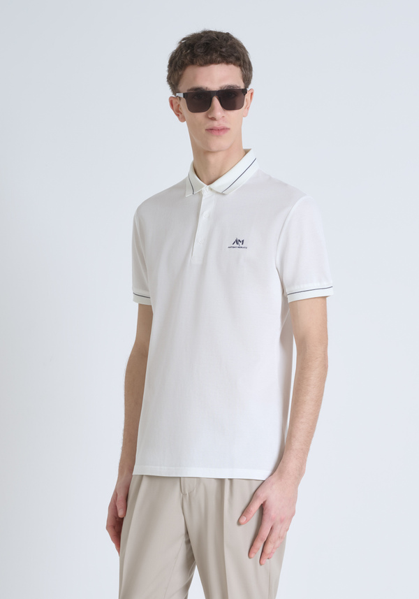 T-SHIRT REGULAR FIT AUS 100 % BAUMWOLLJERSEY MIT KONTRASTIERENDEM LOGO-PATCH - Antony Morato Online Shop
