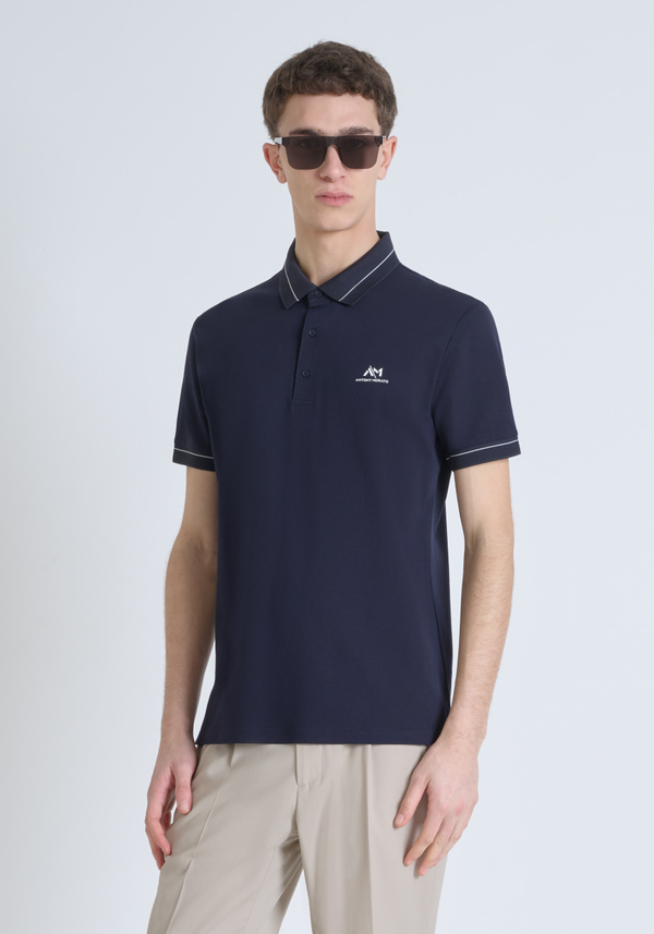 T-SHIRT REGULAR FIT AUS 100 % BAUMWOLLJERSEY MIT KONTRASTIERENDEM LOGO-PATCH - Antony Morato Online Shop