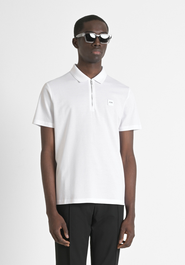 T-SHIRT REGULAR FIT AUS 100 % BAUMWOLLJERSEY MIT GENÄHTEM PATCH UND KONTRASTIERENDEM MONOGRAMM - Antony Morato Online Shop