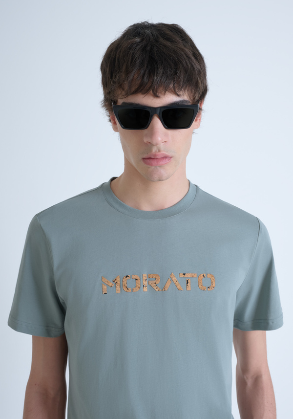 CAMISETA REGULAR FIT DE ALGODÓN JERSEY CON LOGOTIPO DE CORCHO ESTAMPADO - Antony Morato Online Shop