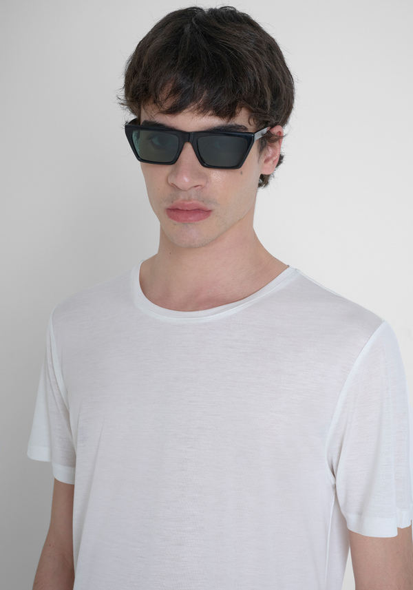 REGULAR FIT T-SHIRT IN SOFT STRETCH FABRIC WITH LOGO PLAQUE STITCHED ON THE BACK - Antony Morato Online Shop