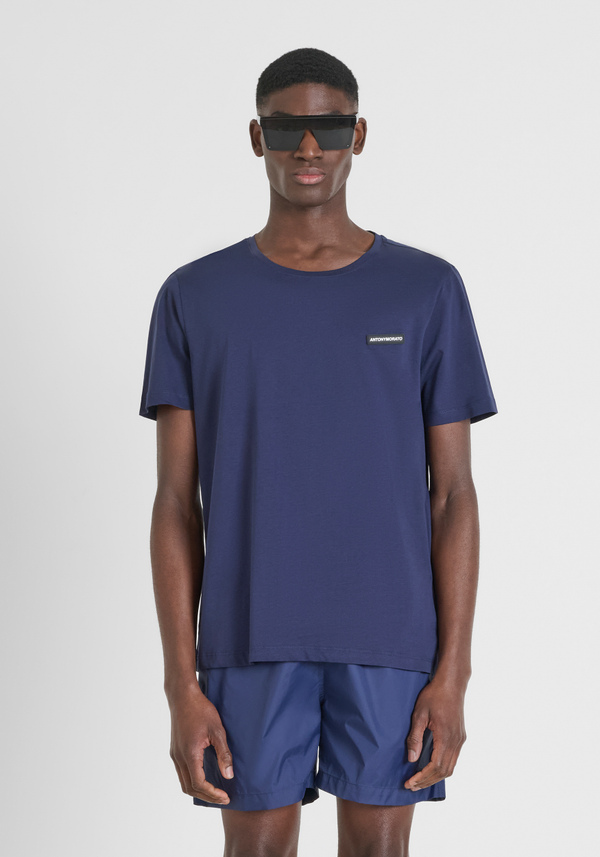 CAMISETA REGULAR FIT EN TEJIDO DE ALGODÓN CON PARCHE DE GOMA CON EL LOGOTIPO - Antony Morato Online Shop