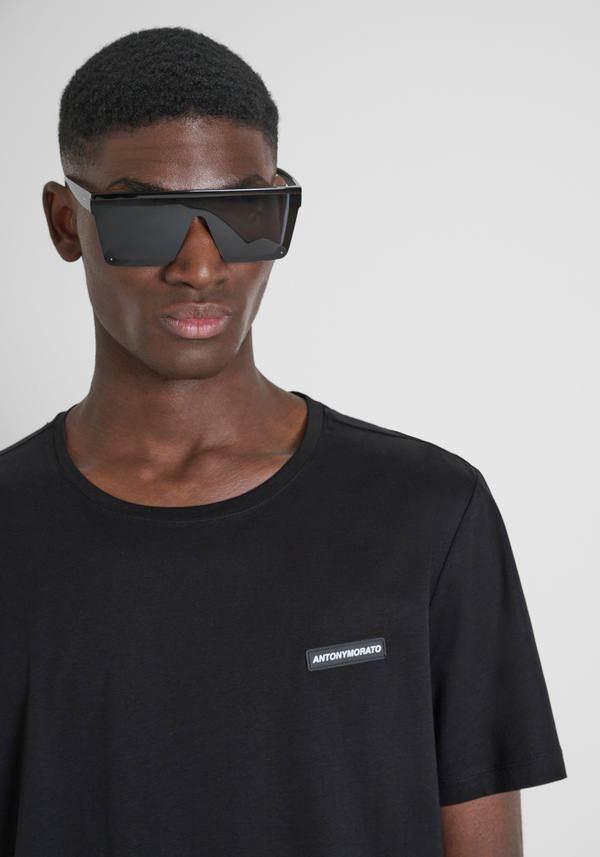 CAMISETA REGULAR FIT EN TEJIDO DE ALGODÓN CON PARCHE DE GOMA CON EL LOGOTIPO - Antony Morato Online Shop