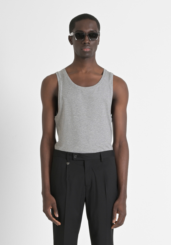 T-SHIRT REGULAR FIT EN TISSU STRETCH DOUX AVEC PLAQUETTE LOGOTYPÉE COUSUE SUR LE DOS - Antony Morato Online Shop