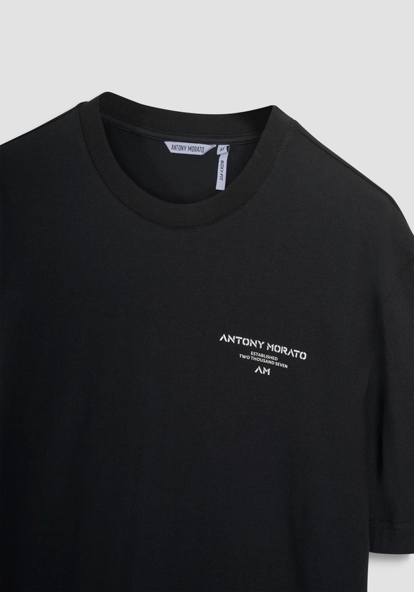 T-SHIRT RELAXED FIT EN COTON AVEC LOGO CONTRASTANT AU DOS - Antony Morato Online Shop