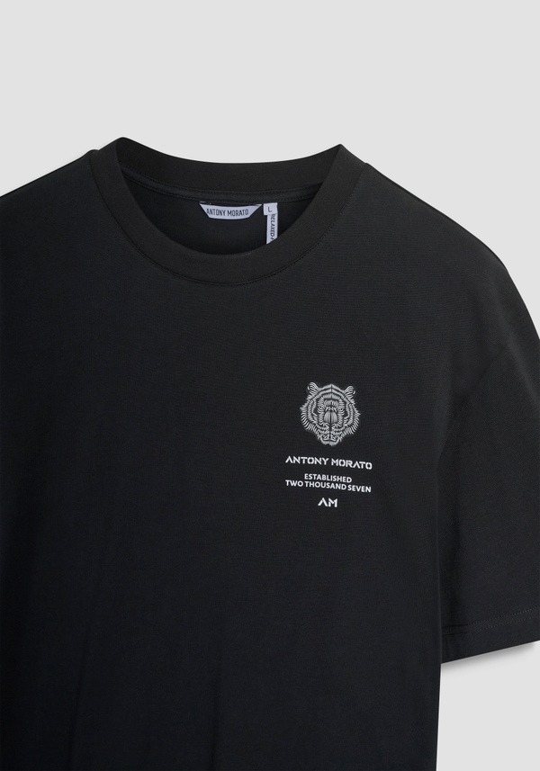 T-SHIRT RELAXED FIT IN COTONE CON STAMPA TIGRE A CONTRASTO SUL RETRO - Antony Morato Online Shop