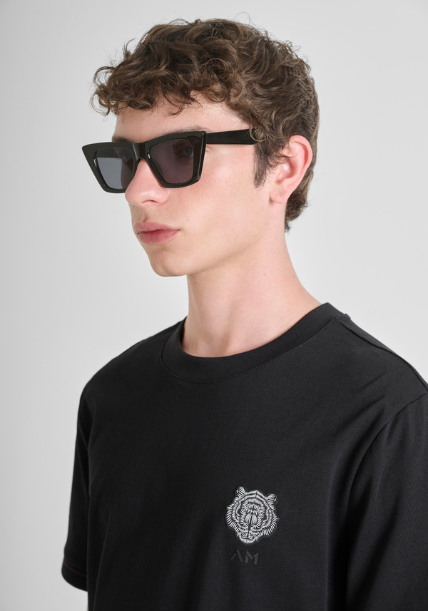 T-SHIRT SLIM FIT COTTON JERSEY WITH SMALL TIGER LOGO - Antony Morato Online Shop