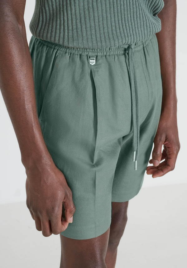 "NEIL" REGULAR FIT SHORTS IN SOFT LINEN BLEND WITH ELASTIC AND DRAWSTRING WAISTBAND - Antony Morato Online Shop
