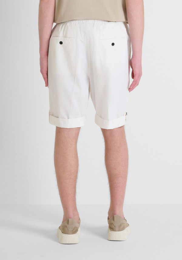 SHORT REGULAR FIT «JESS» DE ALGODÓN ELÁSTICO TEÑIDO EN PRENDA - Antony Morato Online Shop