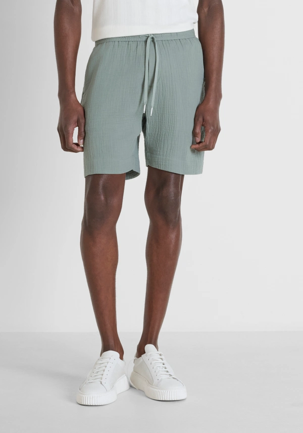 SHORT REGULAR FIT EN TEJIDO DE ALGODÓN DE TACTO SUAVE Y ACABADO CRINCKLE - Antony Morato Online Shop