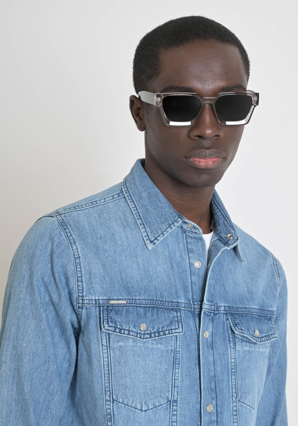 CAMISA REGULAR FIT «DAN» DE TEJIDO VAQUERO CON EFECTO LAVADO CLARO - Antony Morato Online Shop