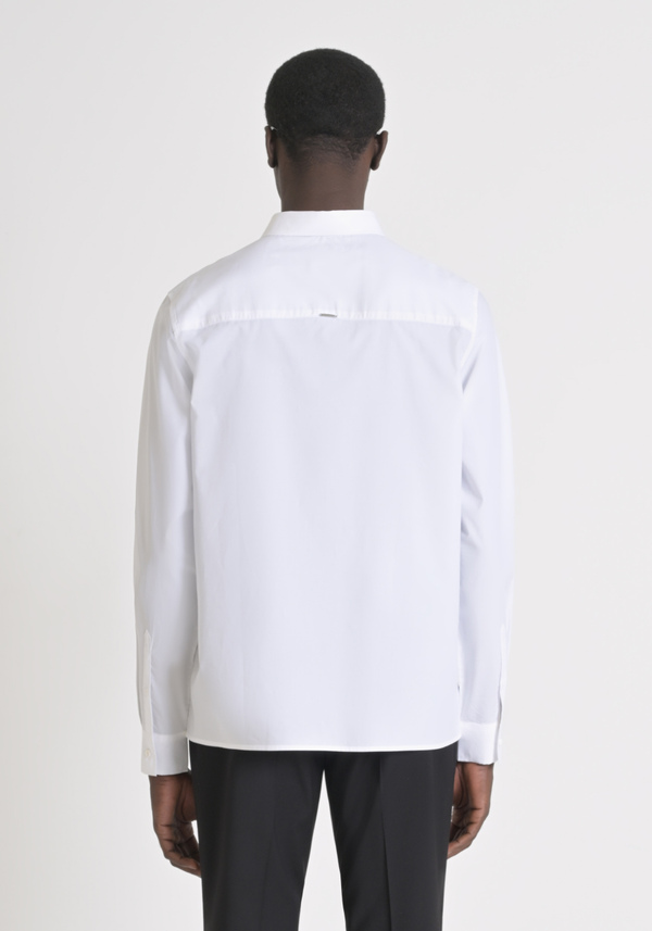 "MERIDA" REGULAR FIT COTTON POPLIN BLEND SHIRT WITH HIDDEN BUTTONS AND LOGO PLAQUE - Antony Morato Online Shop